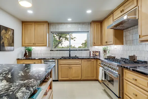 8312 Appalachian Dr, Austin, TX 78759-8413