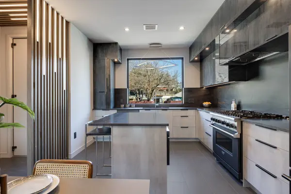 107 Johanna St W #A, Austin, TX 78704-4264