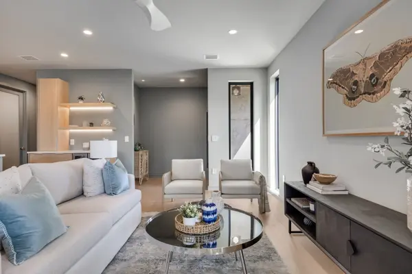 107 Johanna St W #B, Austin, TX 78704-4264