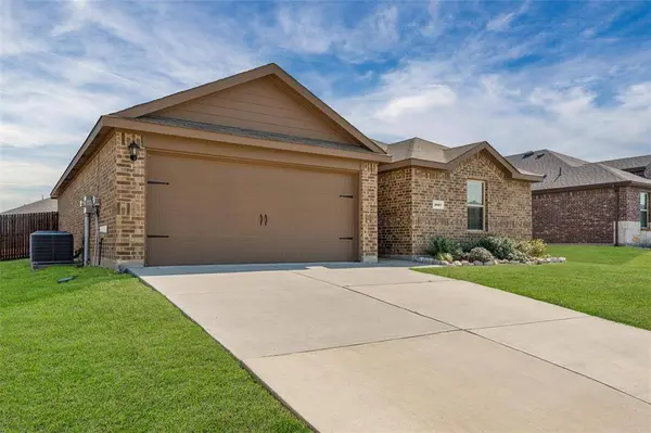 1007 Stockyard Street, Royse City, TX 75189