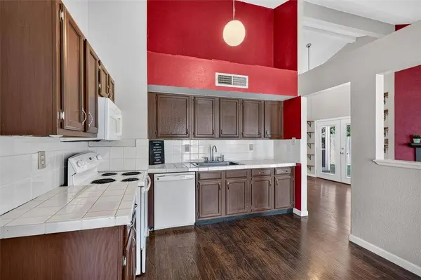 4232 Caldwell Avenue, The Colony, TX 75056