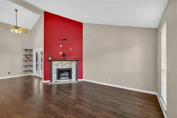 4232 Caldwell Avenue, The Colony, TX 75056