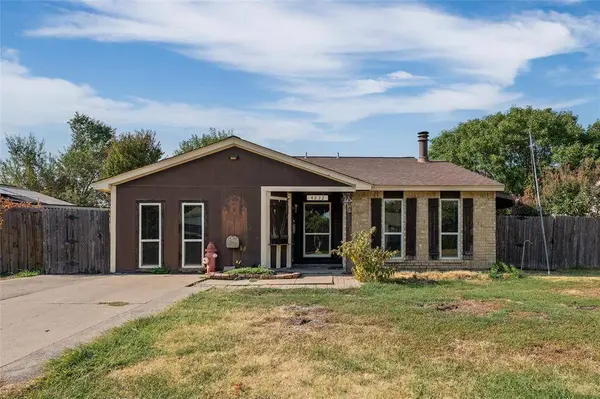 4232 Caldwell Avenue, The Colony, TX 75056