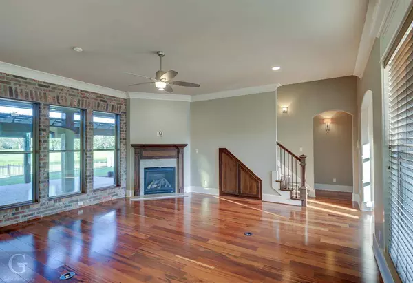 243 Piccadilly Circle, Bossier City, LA 71111