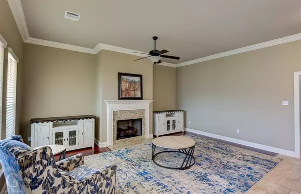 1900 Valdemar Place, Bossier City, LA 71112