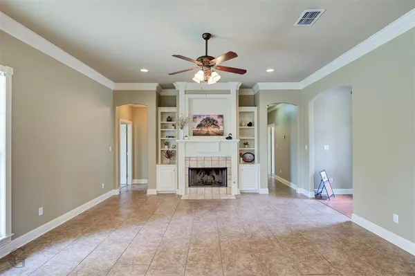 403 Half Moon Lane, Bossier City, LA 71111