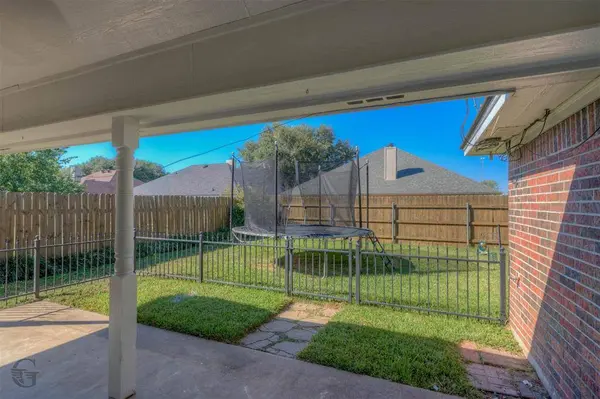 6018 Sandalwood Drive, Bossier City, LA 71111