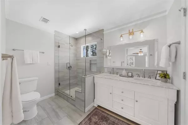 245 Hollyberry CT, Roswell, GA 30076