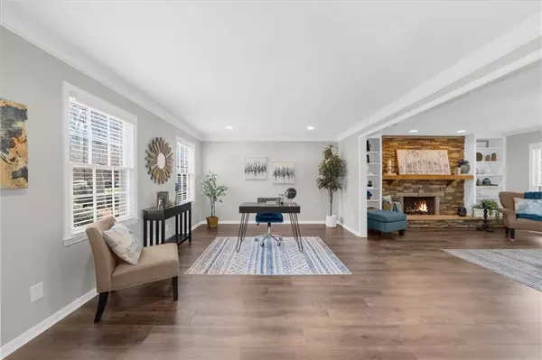 245 Hollyberry CT, Roswell, GA 30076