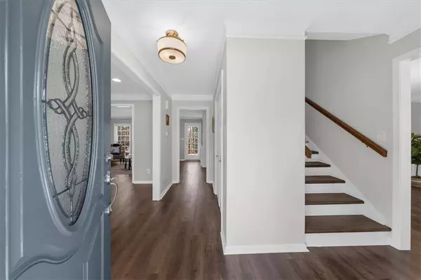 245 Hollyberry CT, Roswell, GA 30076