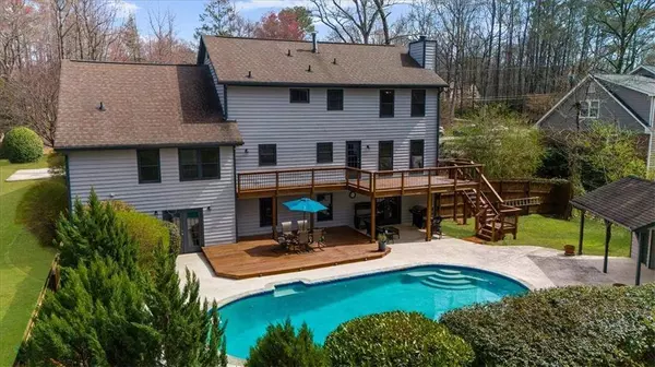 245 Hollyberry CT, Roswell, GA 30076