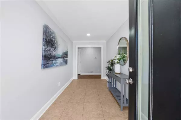 560 Saddle Creek CIR, Roswell, GA 30076