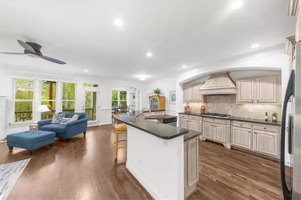 2642 Long Pointe, Roswell, GA 30076