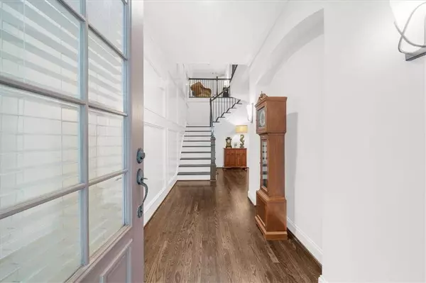 2642 Long Pointe, Roswell, GA 30076