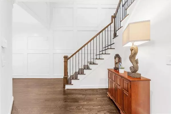 2642 Long Pointe, Roswell, GA 30076