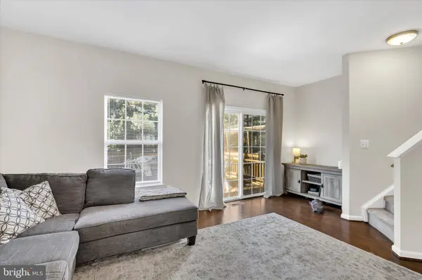 43055 CANDLEWICK SQ, Leesburg, VA 20176