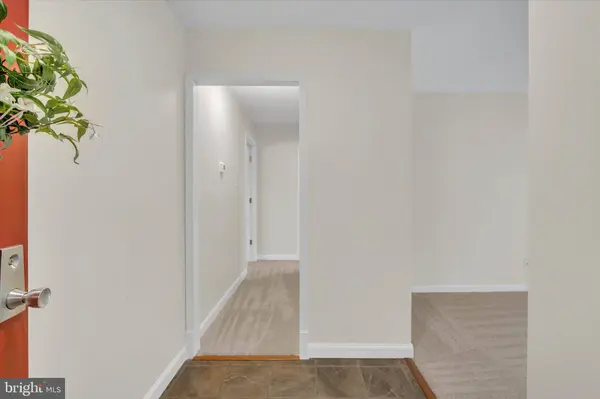 2044 ROYAL FERN CT #1A, Reston, VA 20191