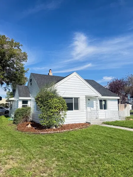 23 N Front St, Sugar City, ID 83448-1209