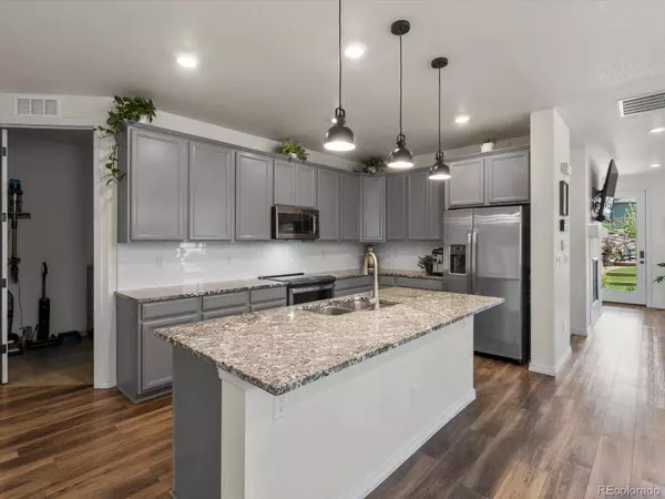 7782 Plateau Creek LN, Littleton, CO 80125