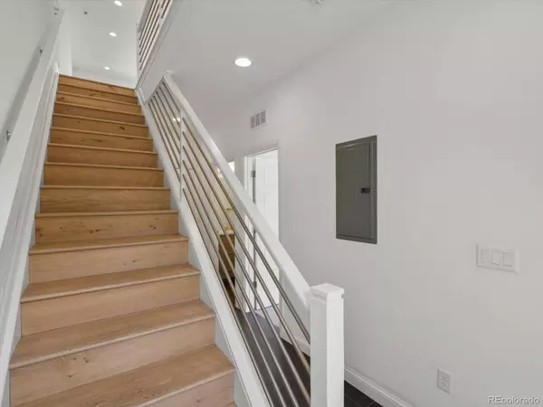 73 W 10th AVE, Denver, CO 80204