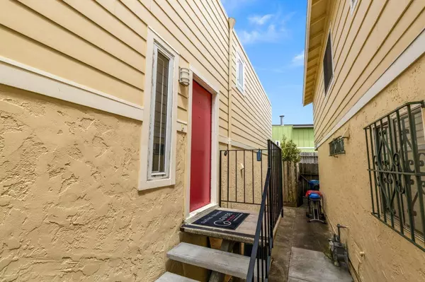 53 Lycett CIR, Daly City, CA 94015