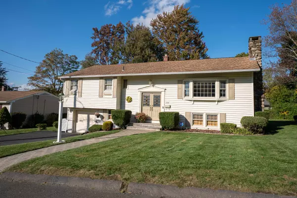 134 Plainfield Drive, Watertown, CT 06779