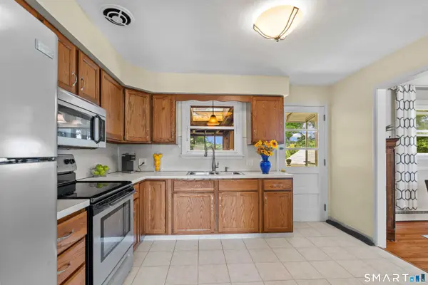 6 Smith Avenue, Waterbury, CT 06708
