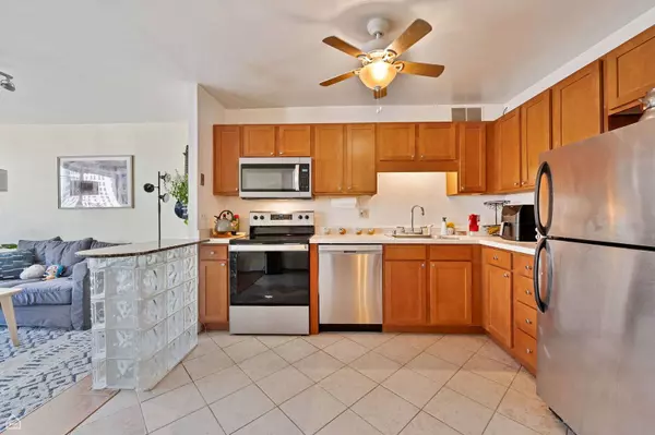 211 E Ohio ST #2405, Chicago, IL 60611