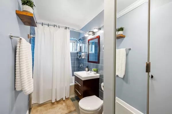 4960 N Marine DR #1012, Chicago, IL 60640