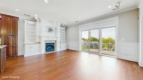 2540 W Diversey AVE #404, Chicago, IL 60647