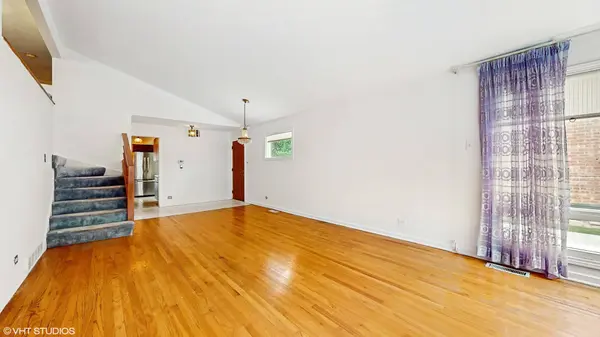 6624 N Kenneth AVE, Lincolnwood, IL 60712