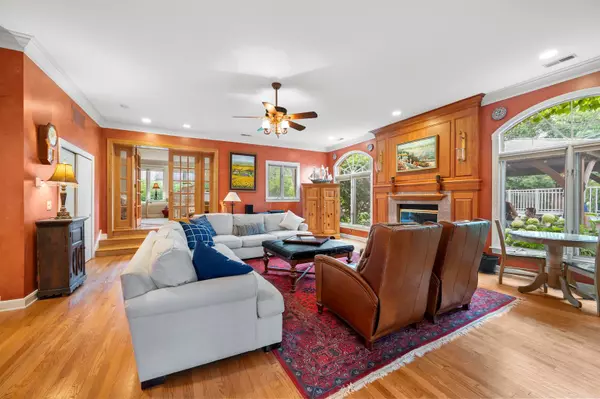 7833 W Cortland ST, Elmwood Park, IL 60707