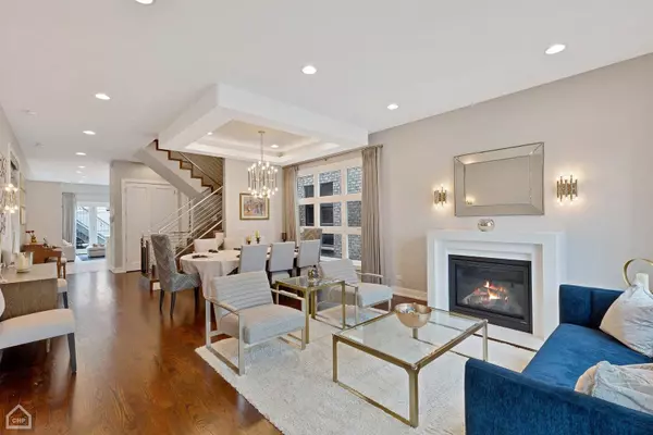 1807 W Ohio ST, Chicago, IL 60622