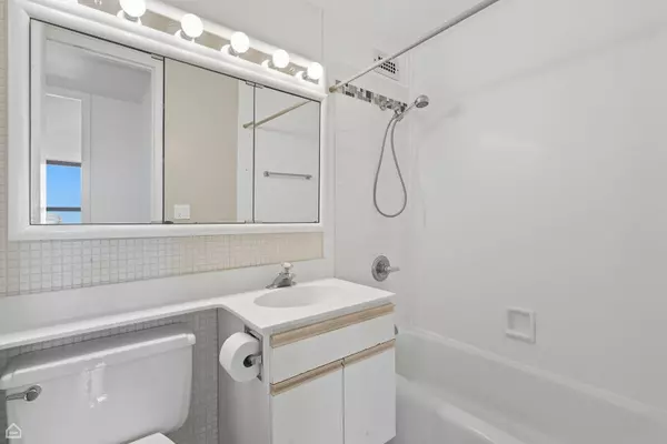 1700 E 56th ST #1505, Chicago, IL 60637