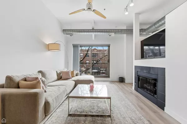 1000 E 53rd ST #215, Chicago, IL 60615