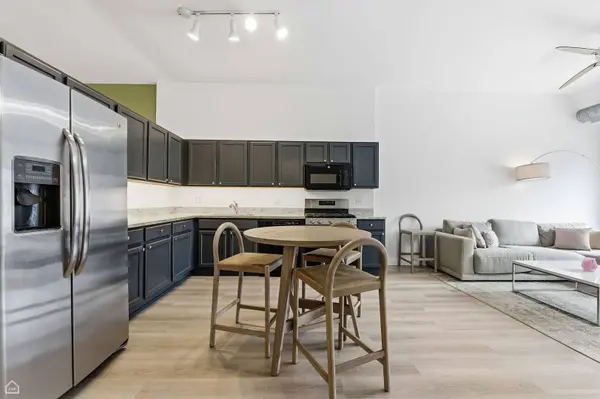 1000 E 53rd ST #215, Chicago, IL 60615