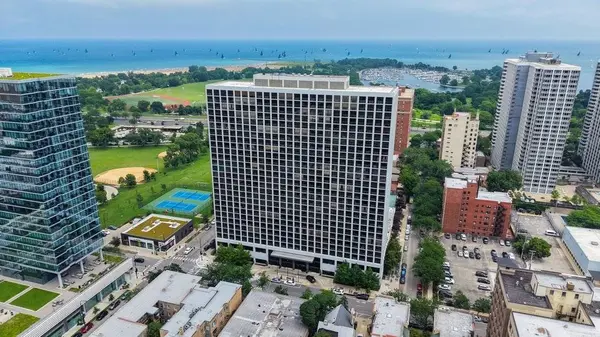 4343 N Clarendon AVE #1812, Chicago, IL 60613