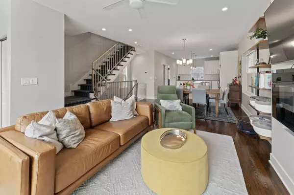 2234 W FOSTER AVE, Chicago, IL 60625