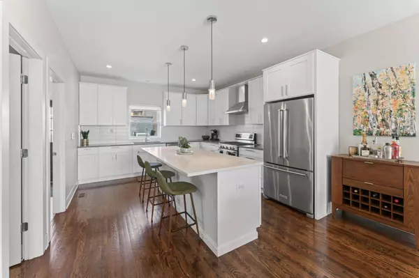 2234 W FOSTER AVE, Chicago, IL 60625