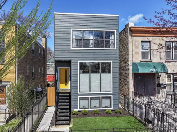 2234 W FOSTER AVE, Chicago, IL 60625