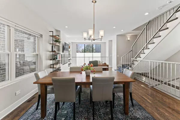 2234 W FOSTER AVE, Chicago, IL 60625