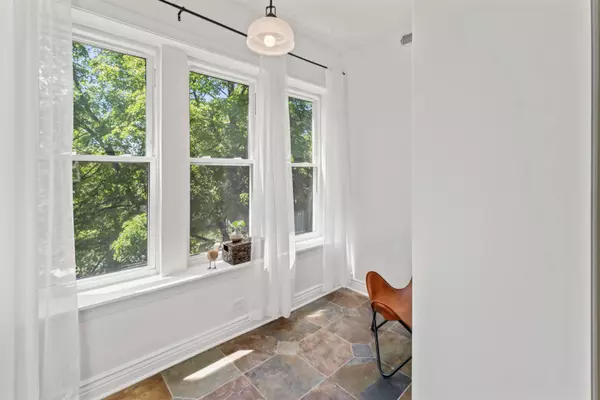 7029 N GREENVIEW AVE #2S, Chicago, IL 60626