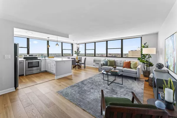 2700 N Hampden CT #24A, Chicago, IL 60614