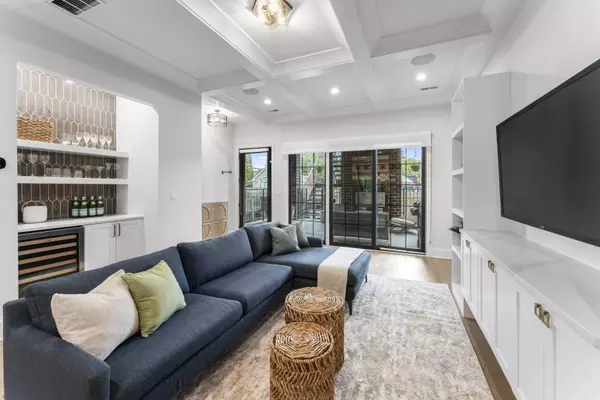 1427 W Wrightwood AVE #2, Chicago, IL 60614