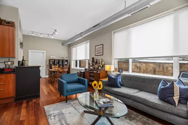 4751 N Artesian AVE #205, Chicago, IL 60625