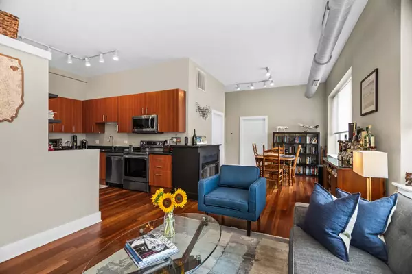 4751 N Artesian AVE #205, Chicago, IL 60625