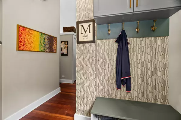 4751 N Artesian AVE #205, Chicago, IL 60625