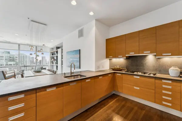 500 W Superior ST #1805, Chicago, IL 60654