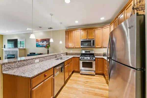 934 W AGATITE AVE #1, Chicago, IL 60640