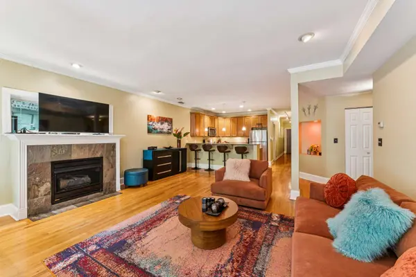 934 W AGATITE AVE #1, Chicago, IL 60640